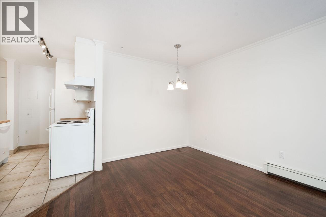 108 1425 Esquimalt Avenue Property Photo 7
