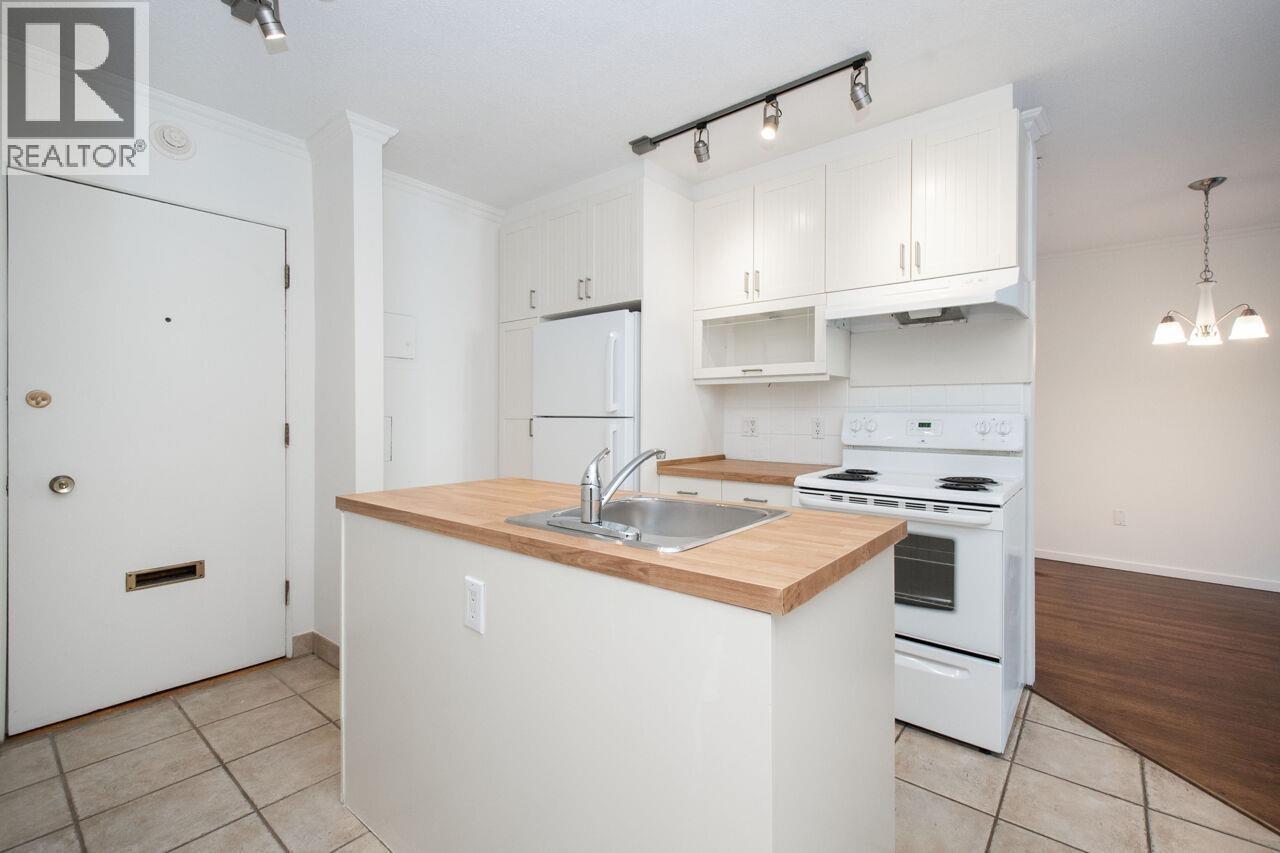108 1425 Esquimalt Avenue Property Photo 22