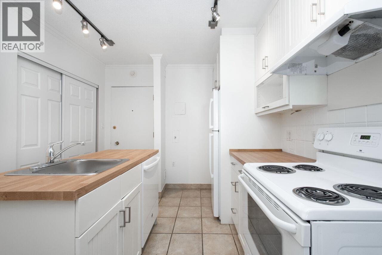 108 1425 Esquimalt Avenue Property Photo 23