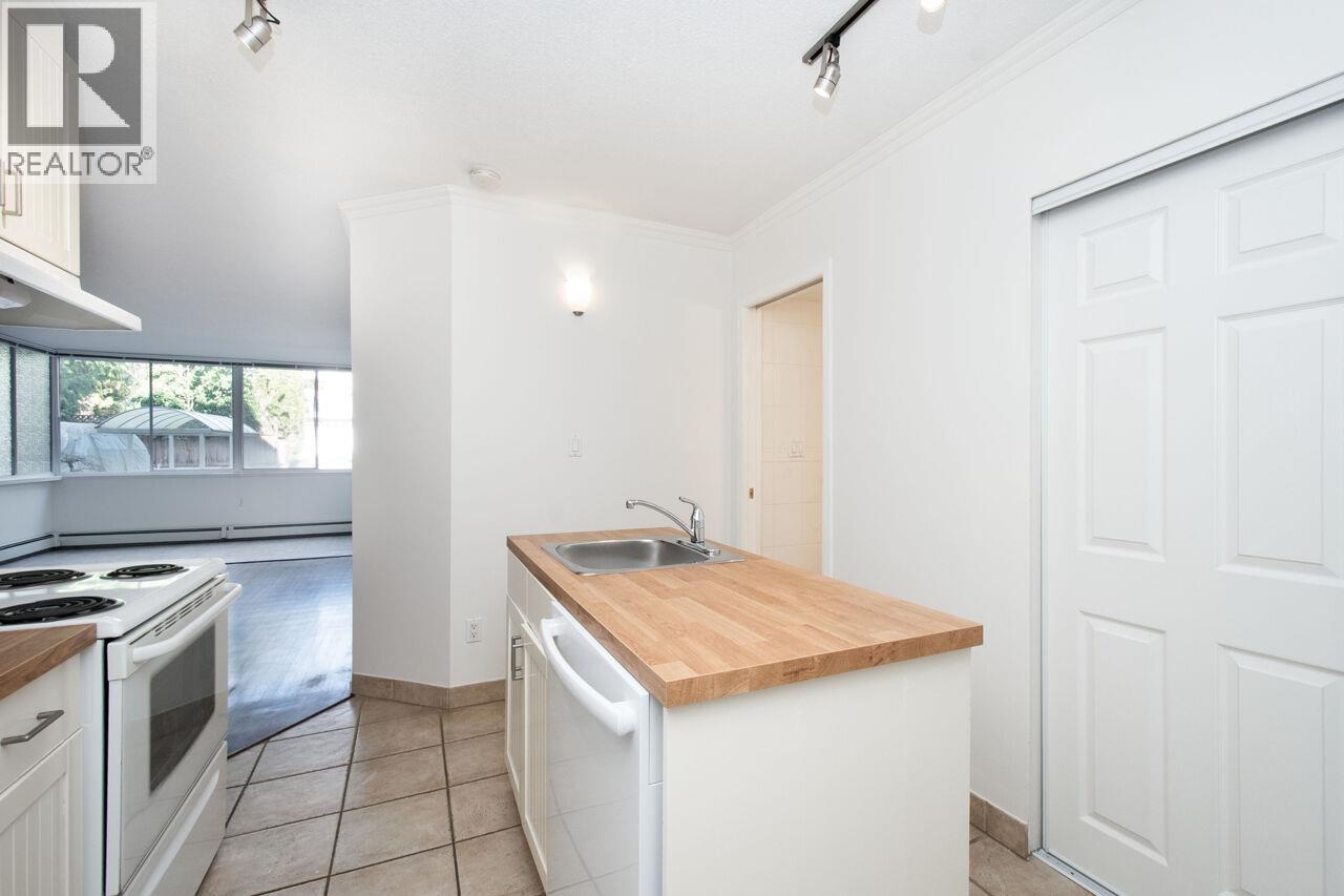 108 1425 Esquimalt Avenue Property Photo 25
