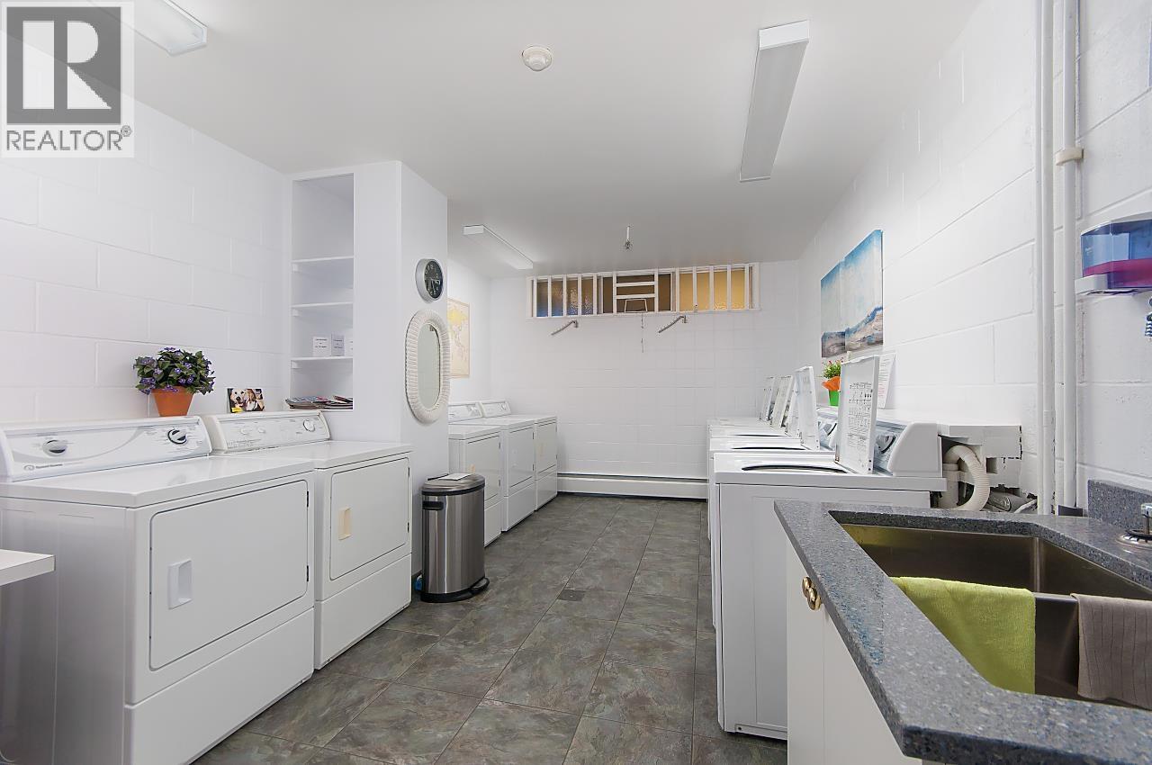 108 1425 Esquimalt Avenue Property Photo 27