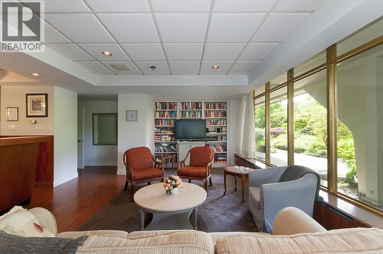 108 1425 Esquimalt Avenue Property Photo 28