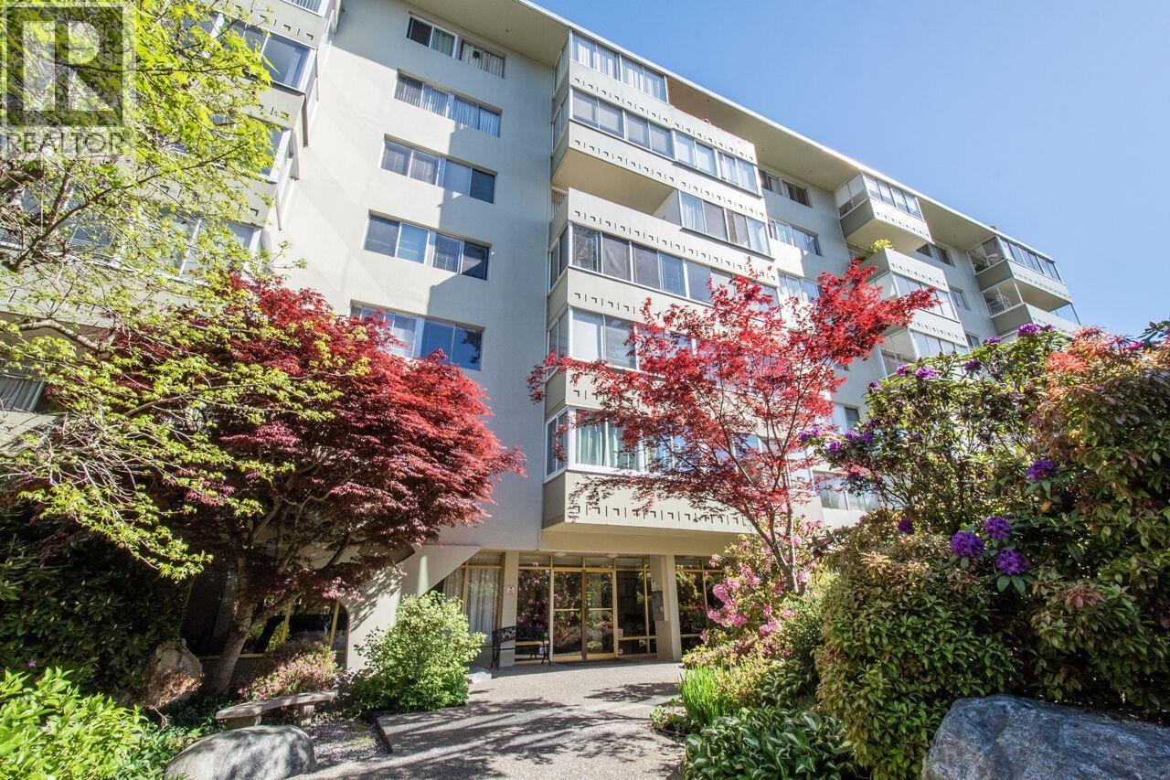 108 1425 Esquimalt Avenue Property Photo 35