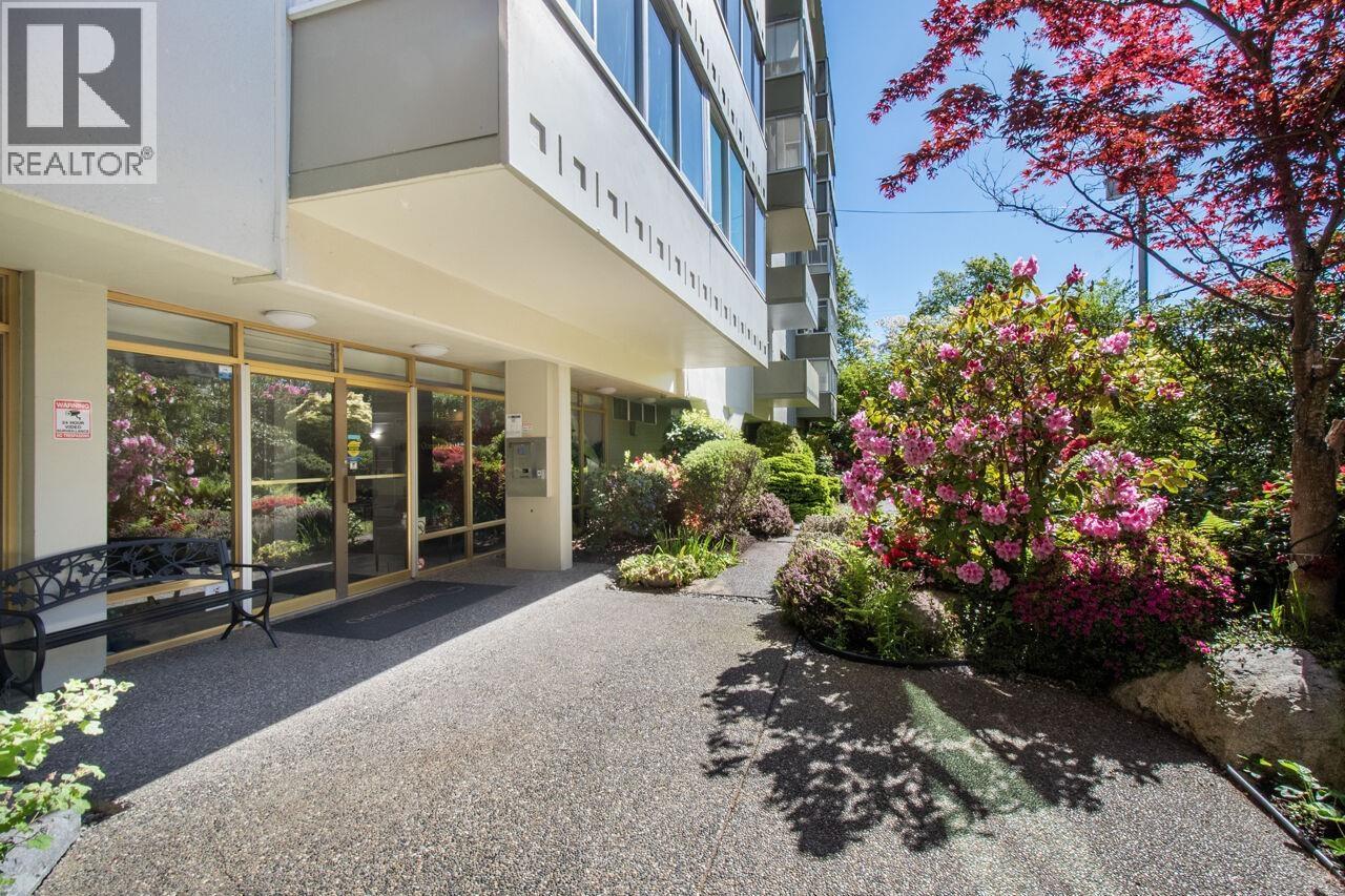 108 1425 Esquimalt Avenue Property Photo 36