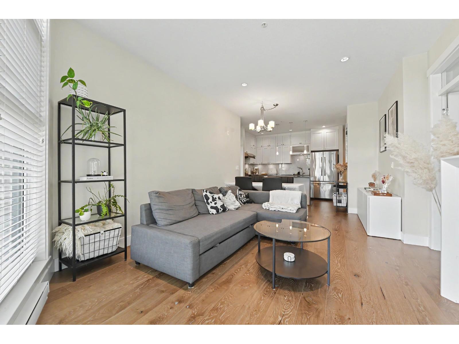 516 14855 Thrift Avenue Property Photo 9