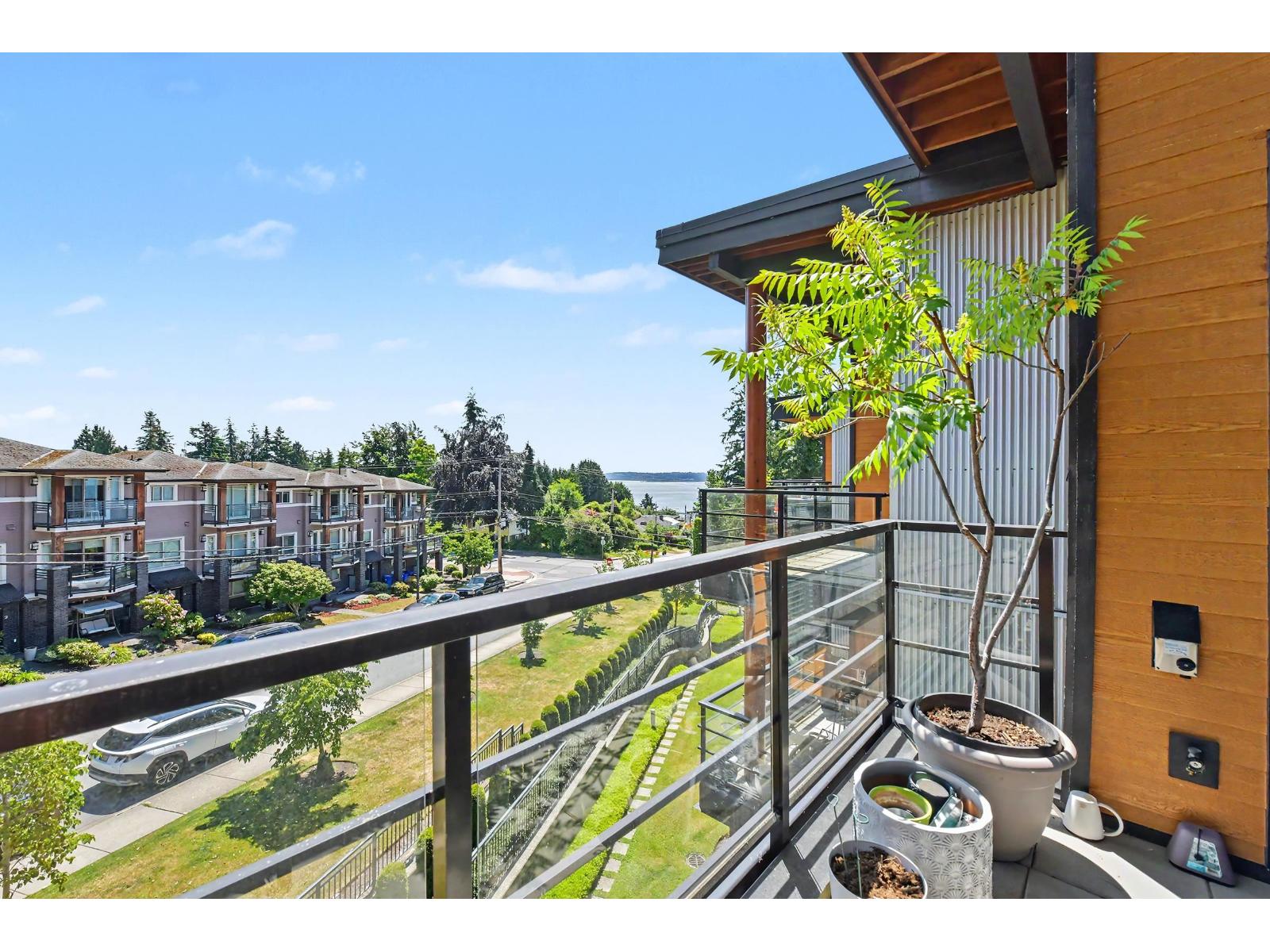 516 14855 Thrift Avenue Property Photo 10