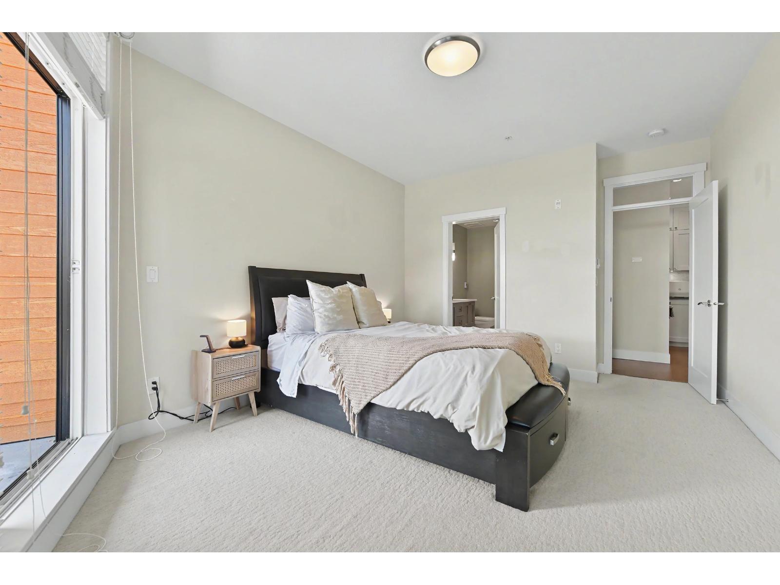 516 14855 Thrift Avenue Property Photo 19