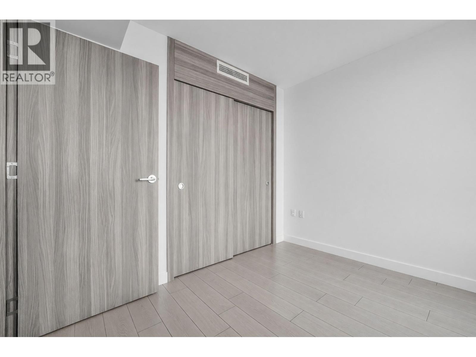 1808 455 Sw Marine Drive Property Photo 13