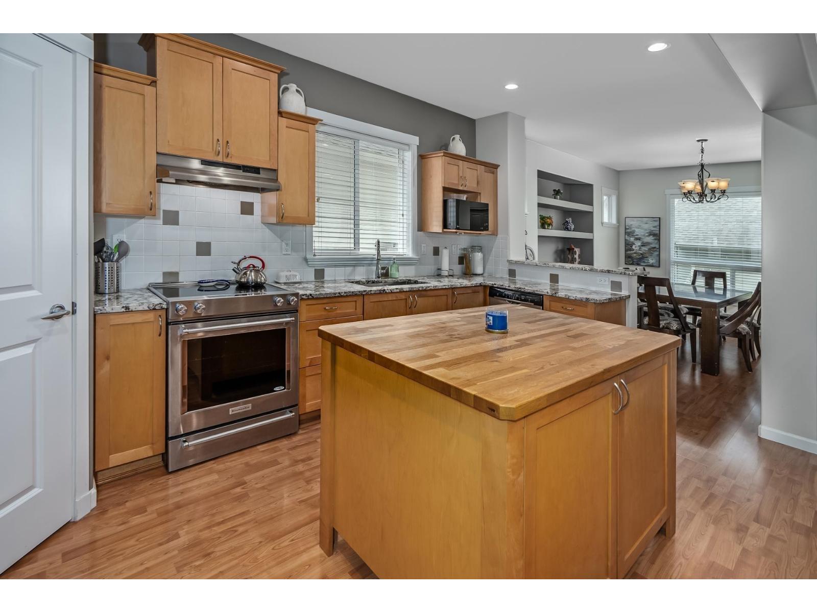 19141 68 Avenue Property Photo 12