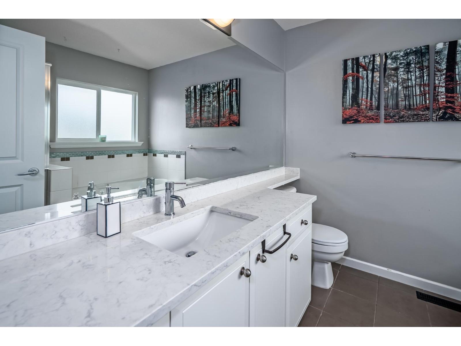 19141 68 Avenue Property Photo 19