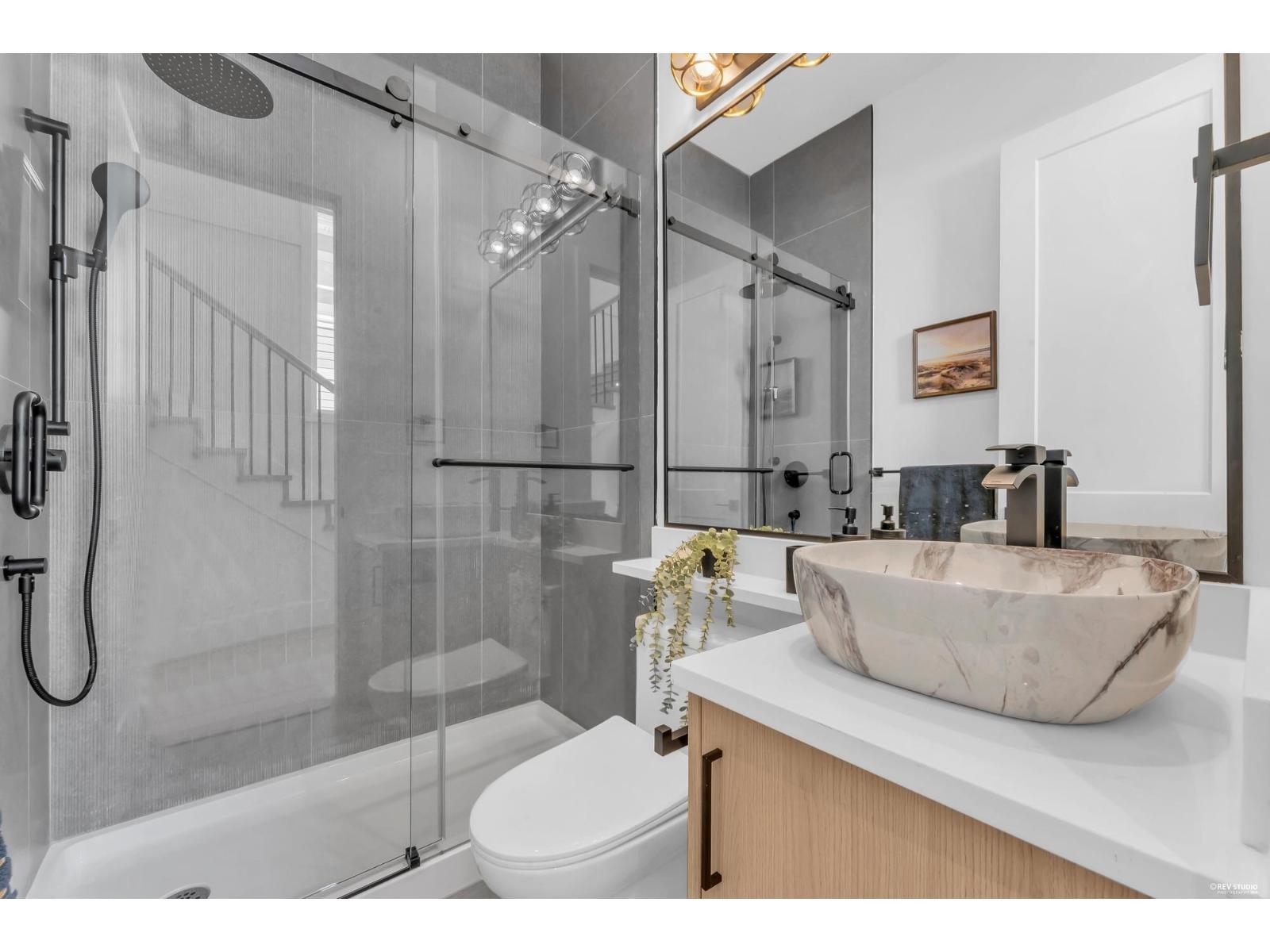 8219 111b Street Property Photo 17