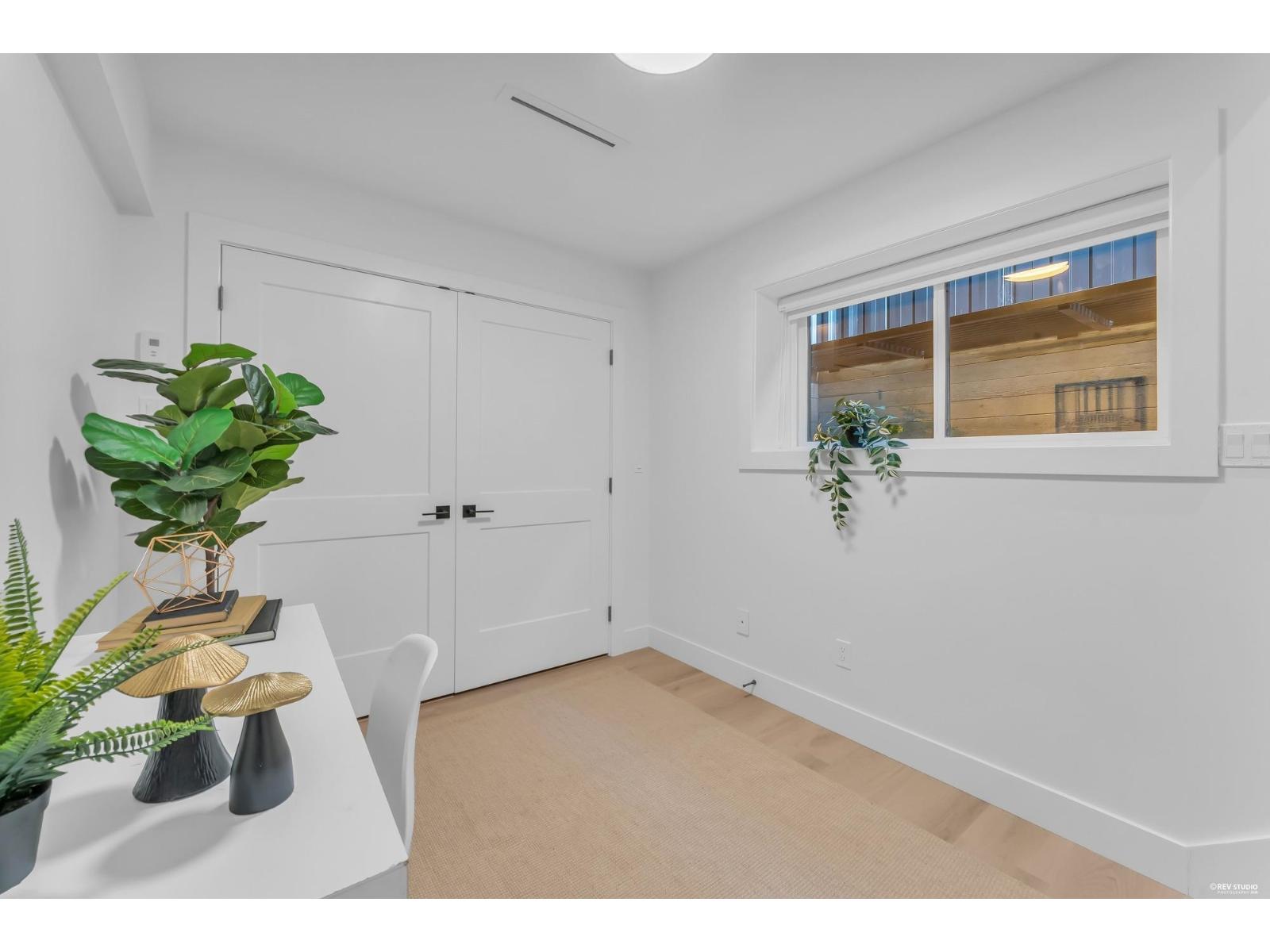 8219 111b Street Property Photo 23