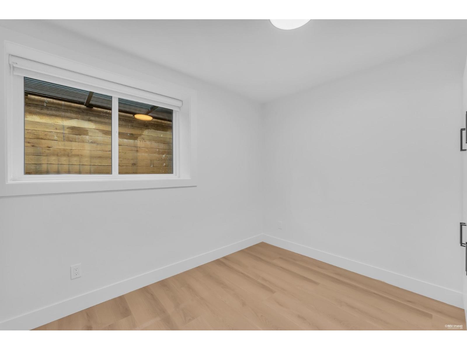 8219 111b Street Property Photo 28