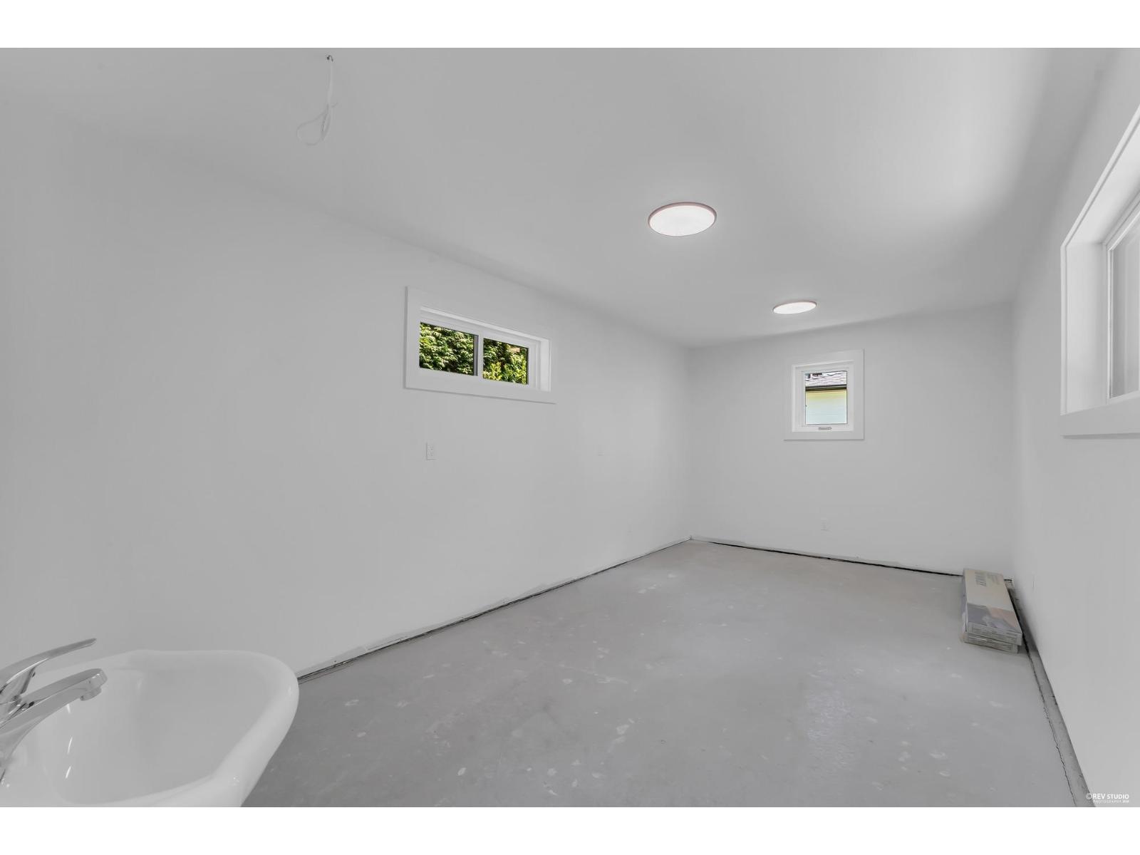 8219 111b Street Property Photo 37