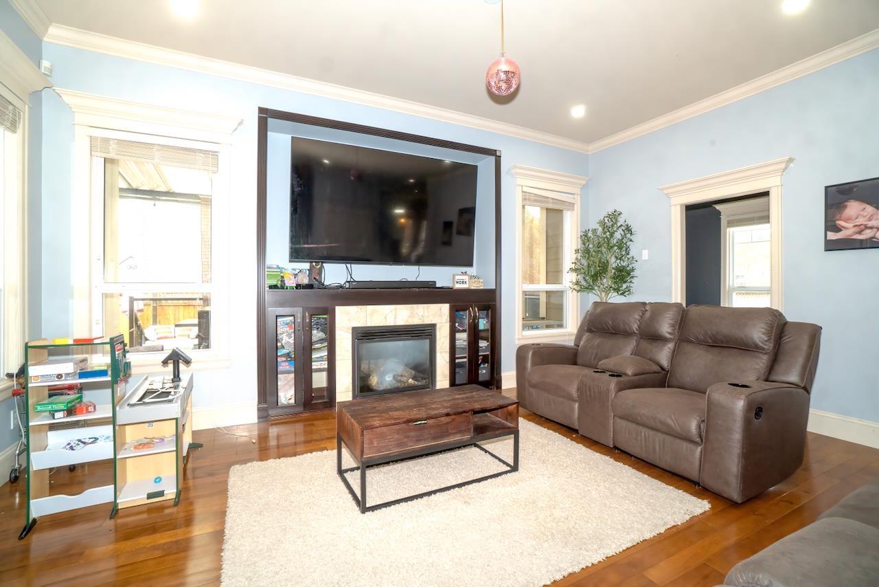 18938 54a Avenue Property Photo 9