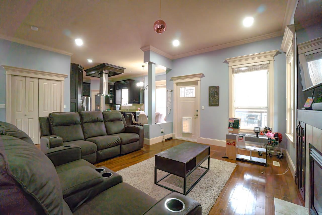 18938 54a Avenue Property Photo 10