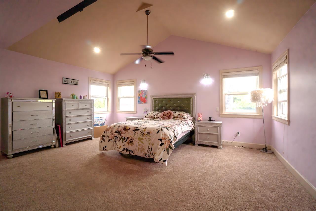 18938 54a Avenue Property Photo 21