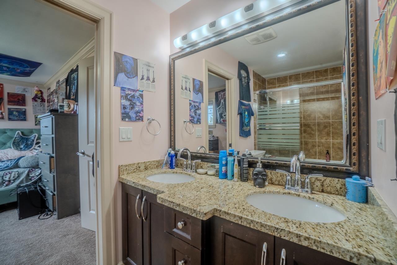 18938 54a Avenue Property Photo 26