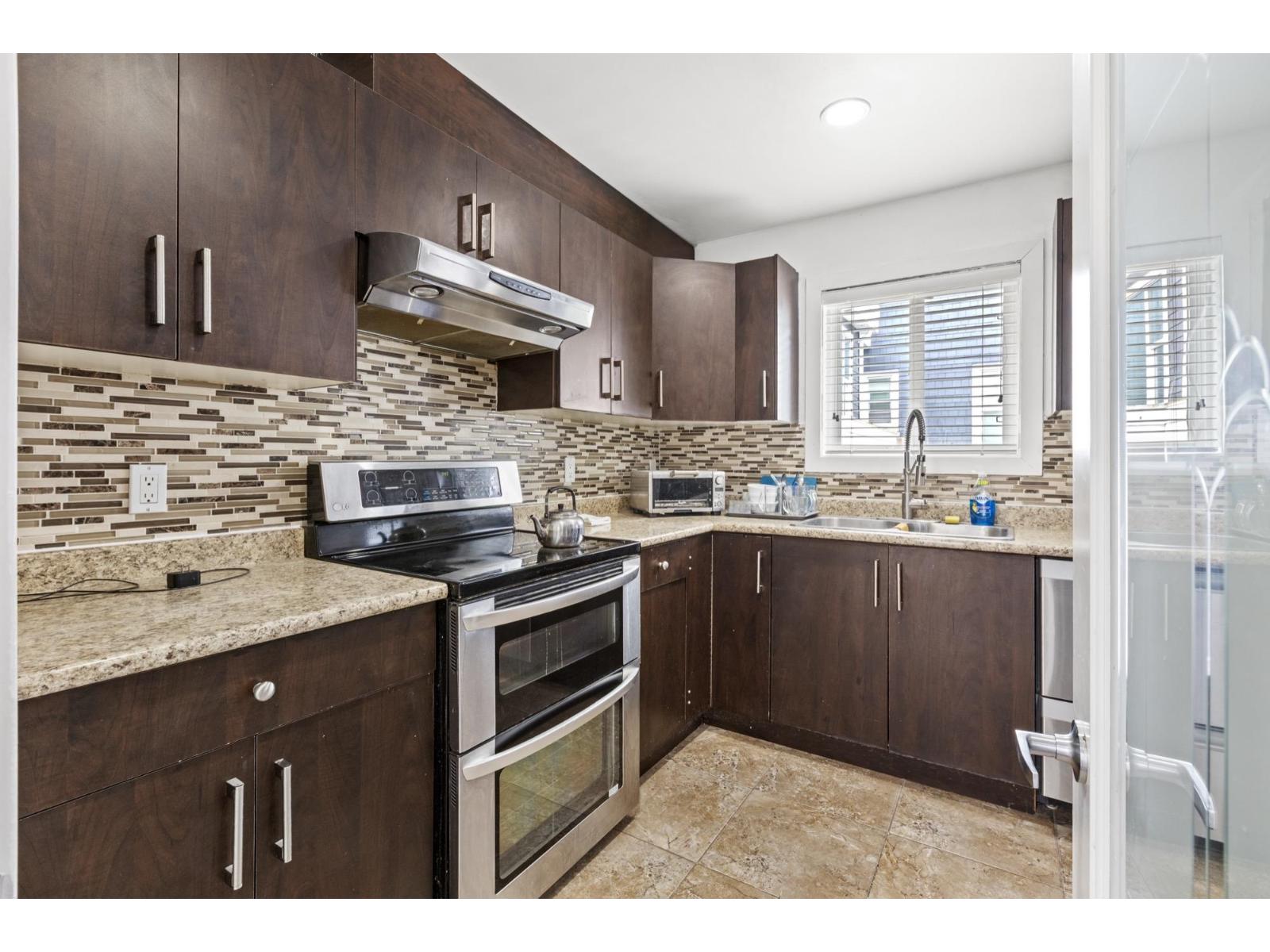 1593 Stevens Street Property Photo 13