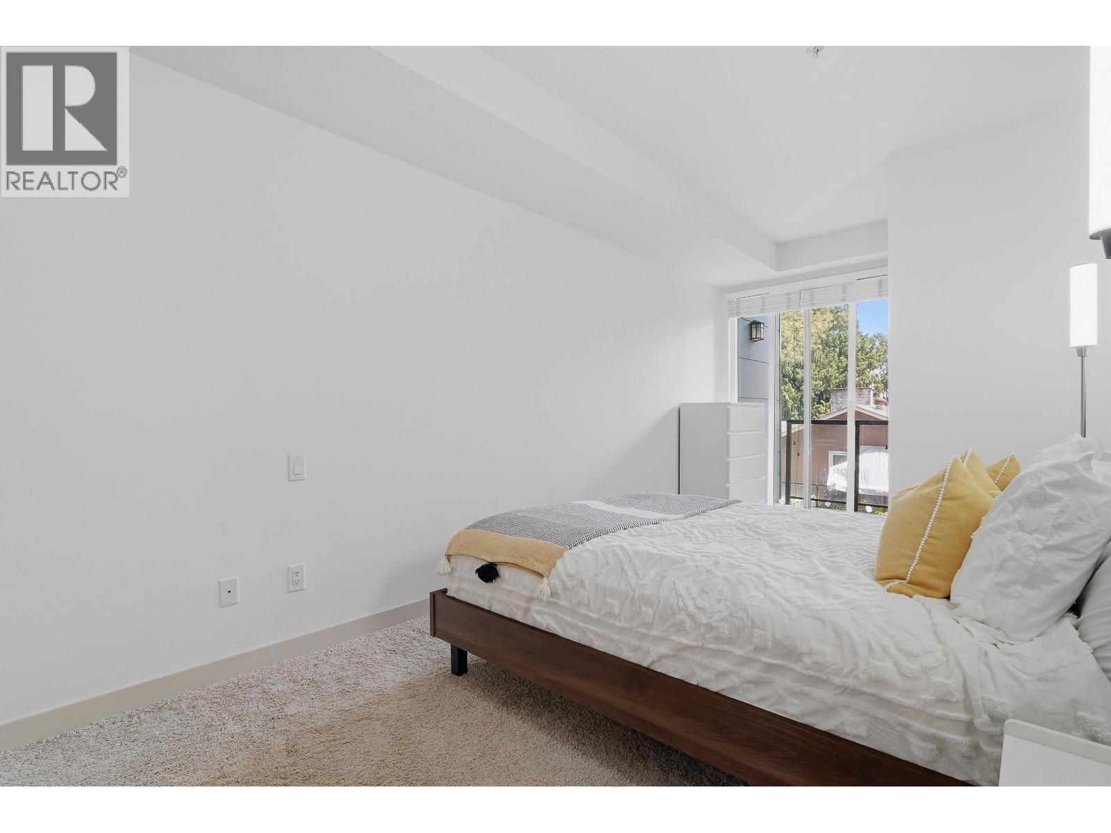 206 2214 Kelly Avenue Property Photo 10