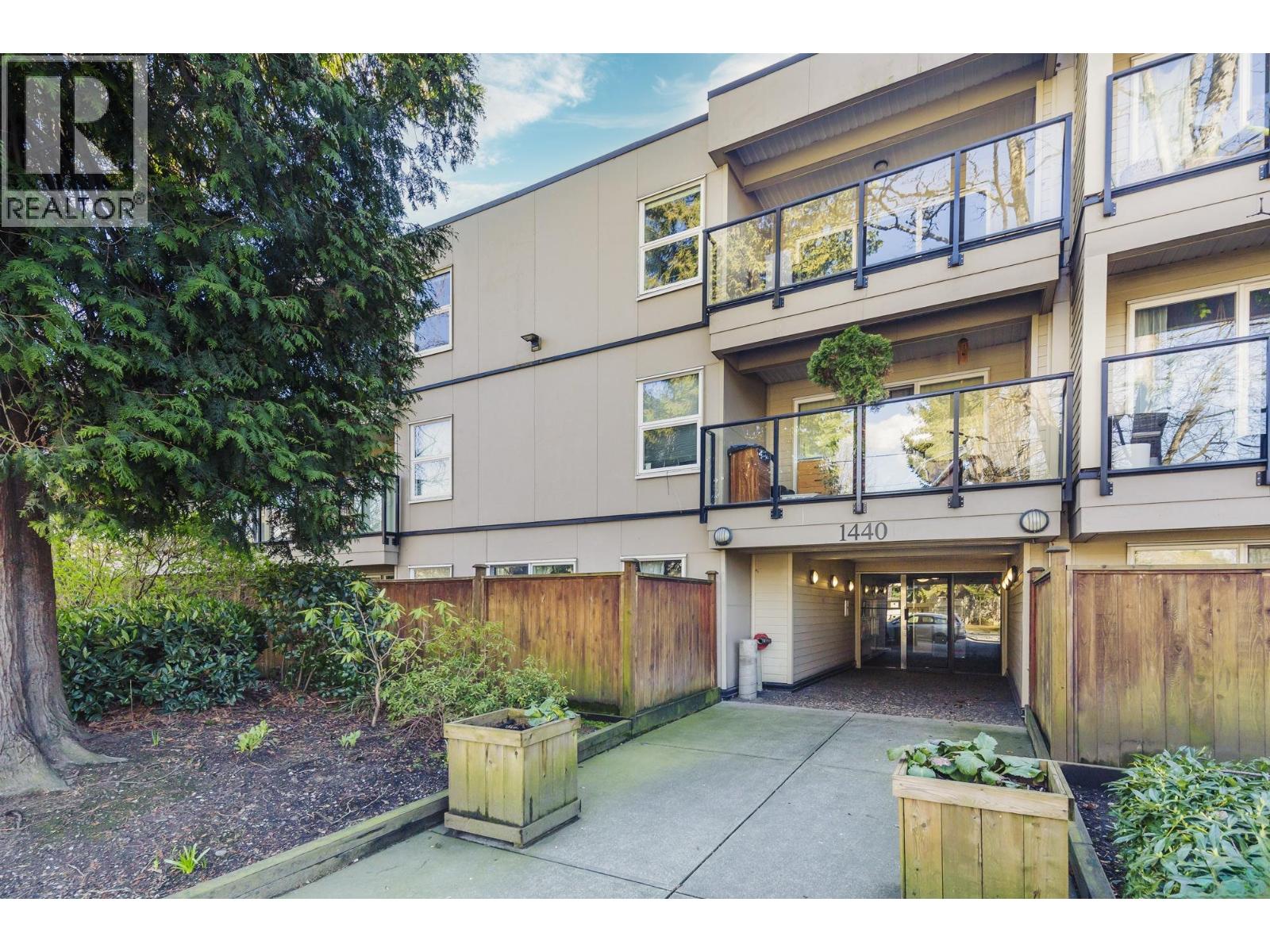 115 1440 E Broadway Street Property Photo 1