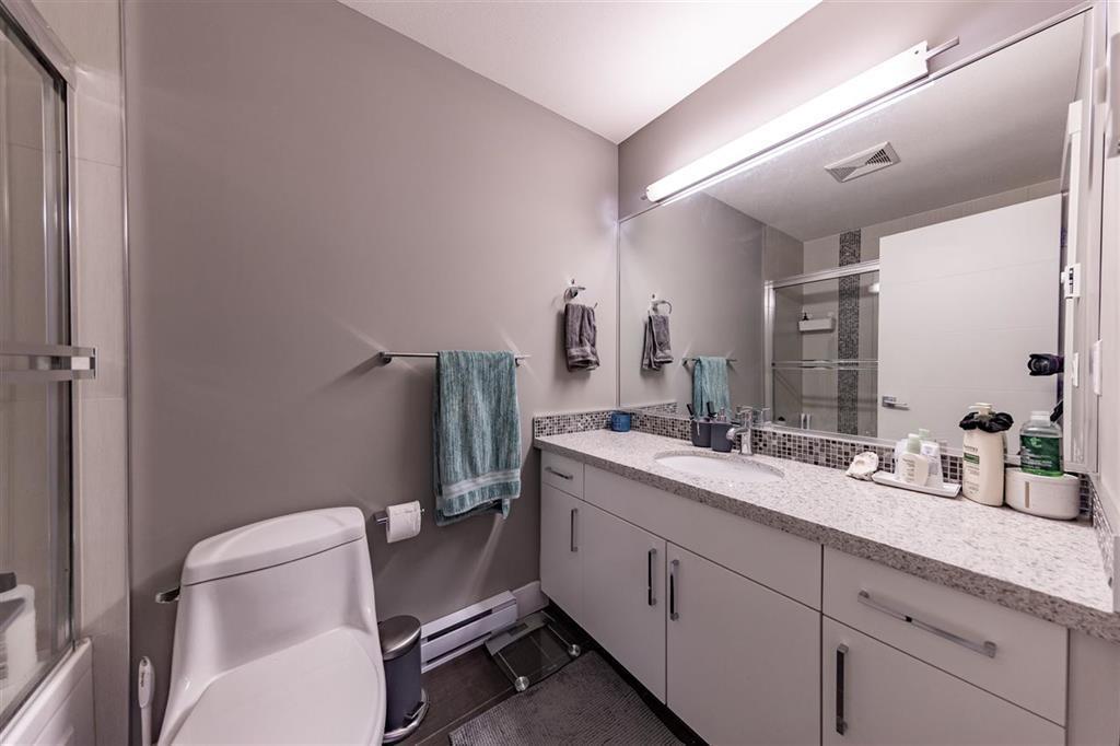 210 5665 177b Street Property Photo 16