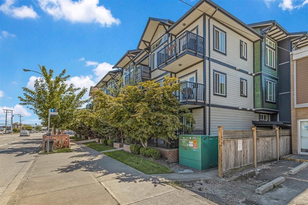 210 5665 177b Street Property Photo 19