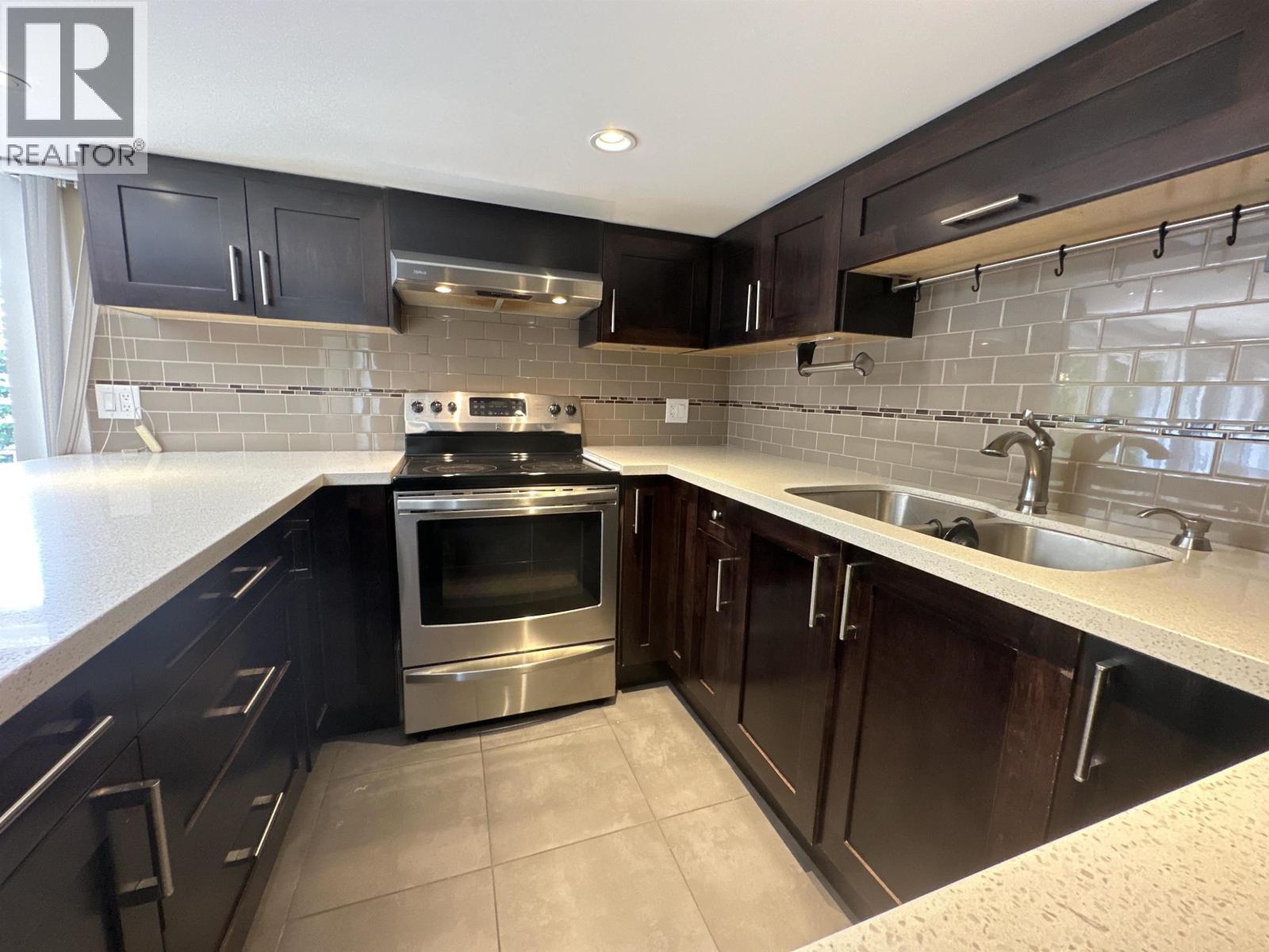 2522 Nelson Avenue Property Photo 8