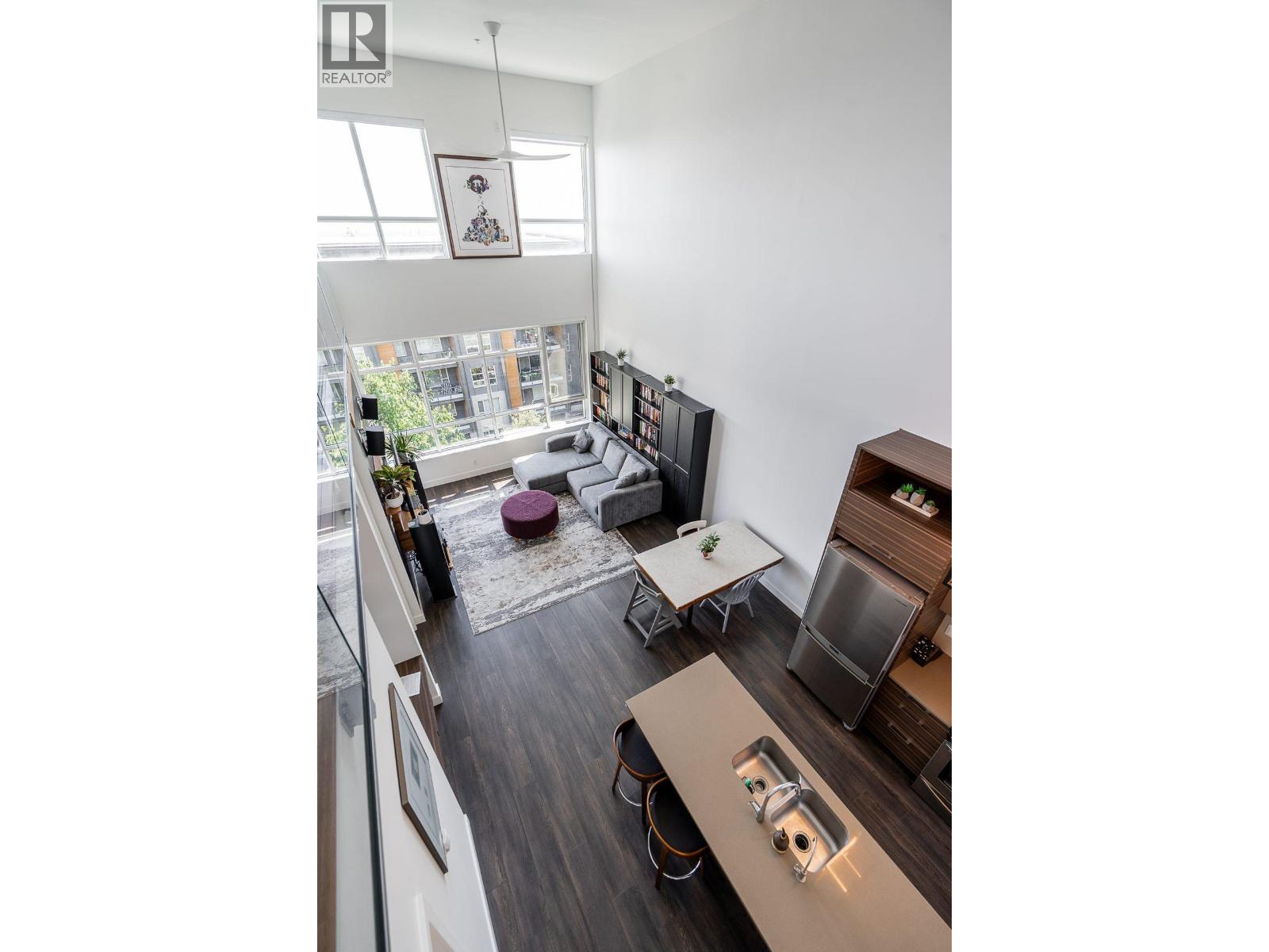 401 9150 University High Street Property Photo 16