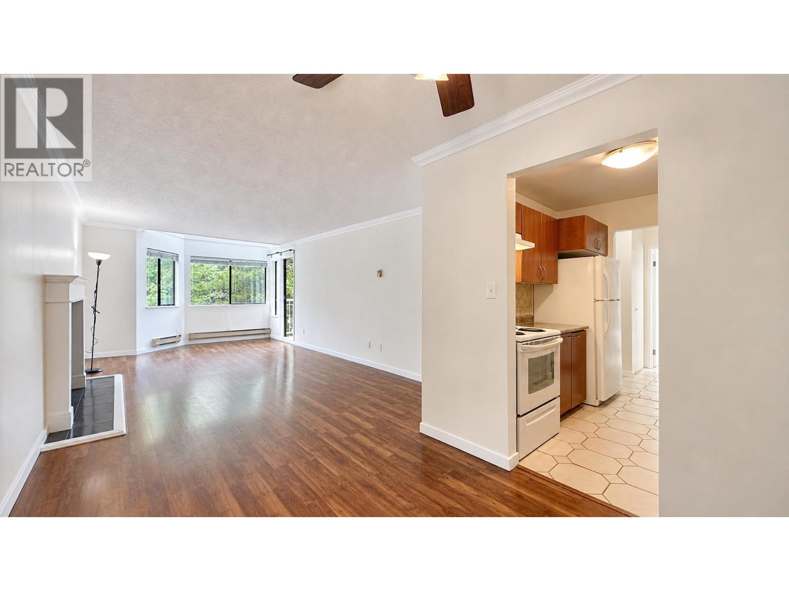 314 9584 Manchester Drive Property Photo 2
