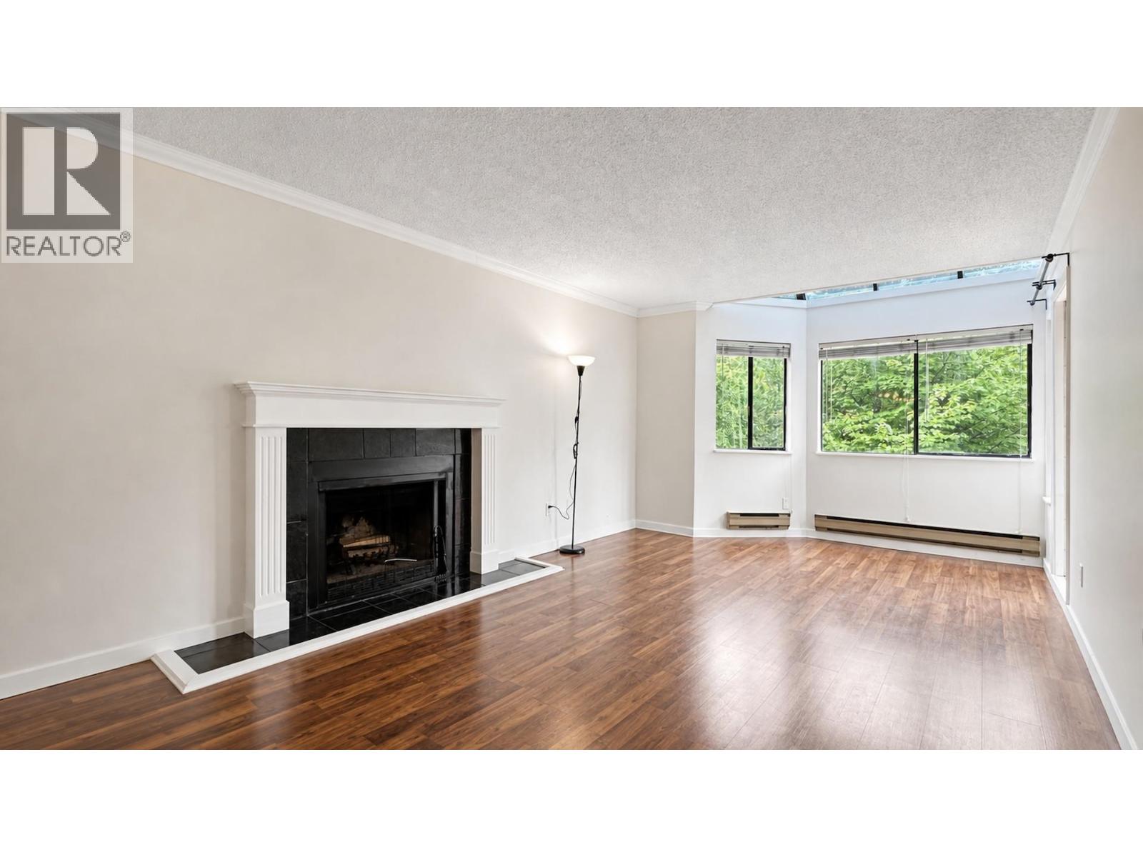 314 9584 Manchester Drive Property Photo 3