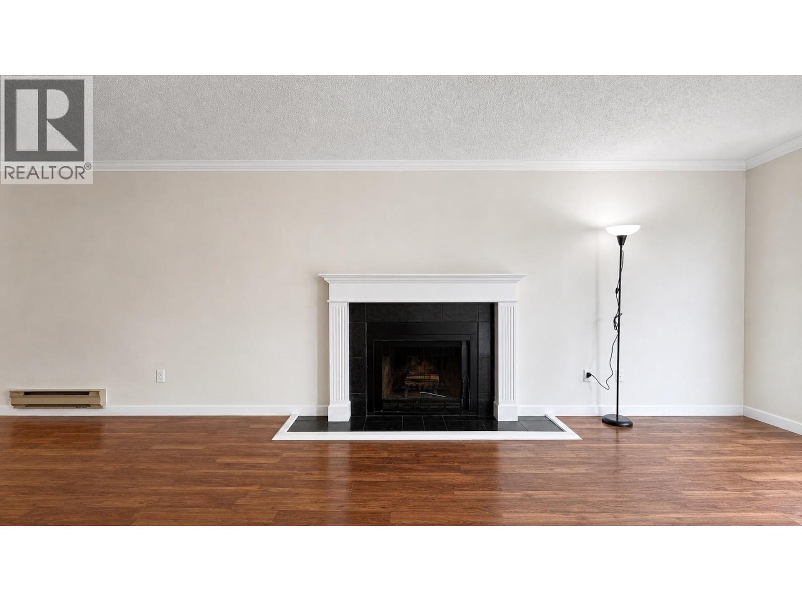 314 9584 Manchester Drive Property Photo 5
