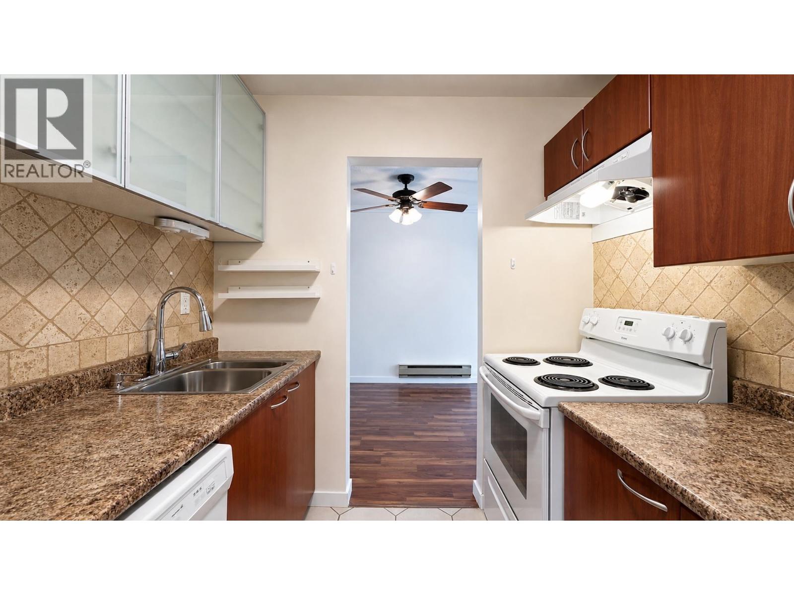 314 9584 Manchester Drive Property Photo 14