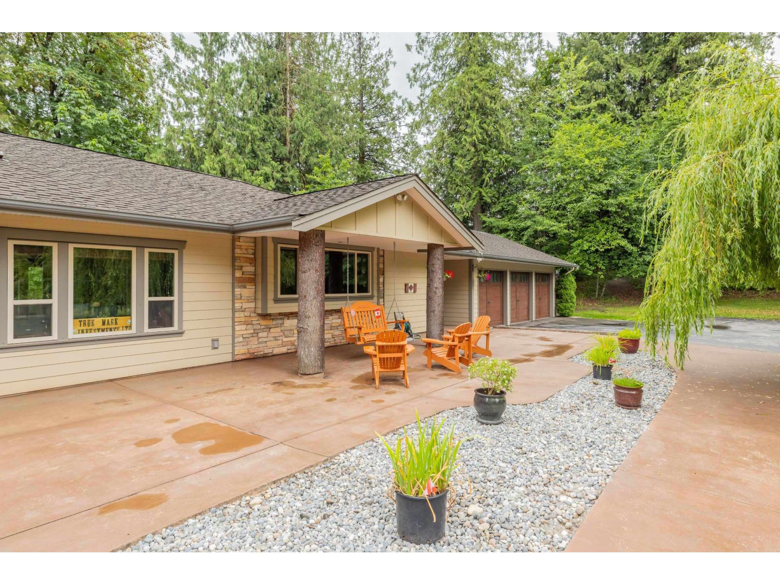 9472 222 Street Property Photo 3