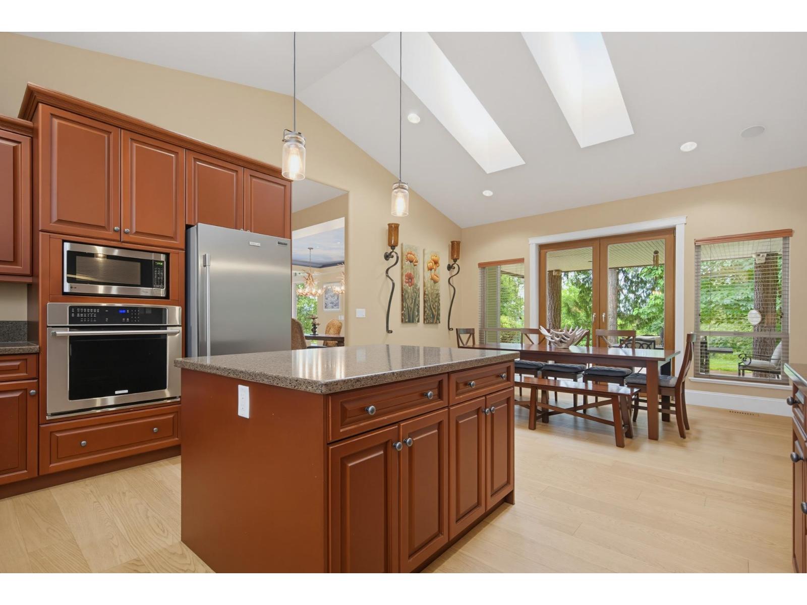 9472 222 Street Property Photo 11