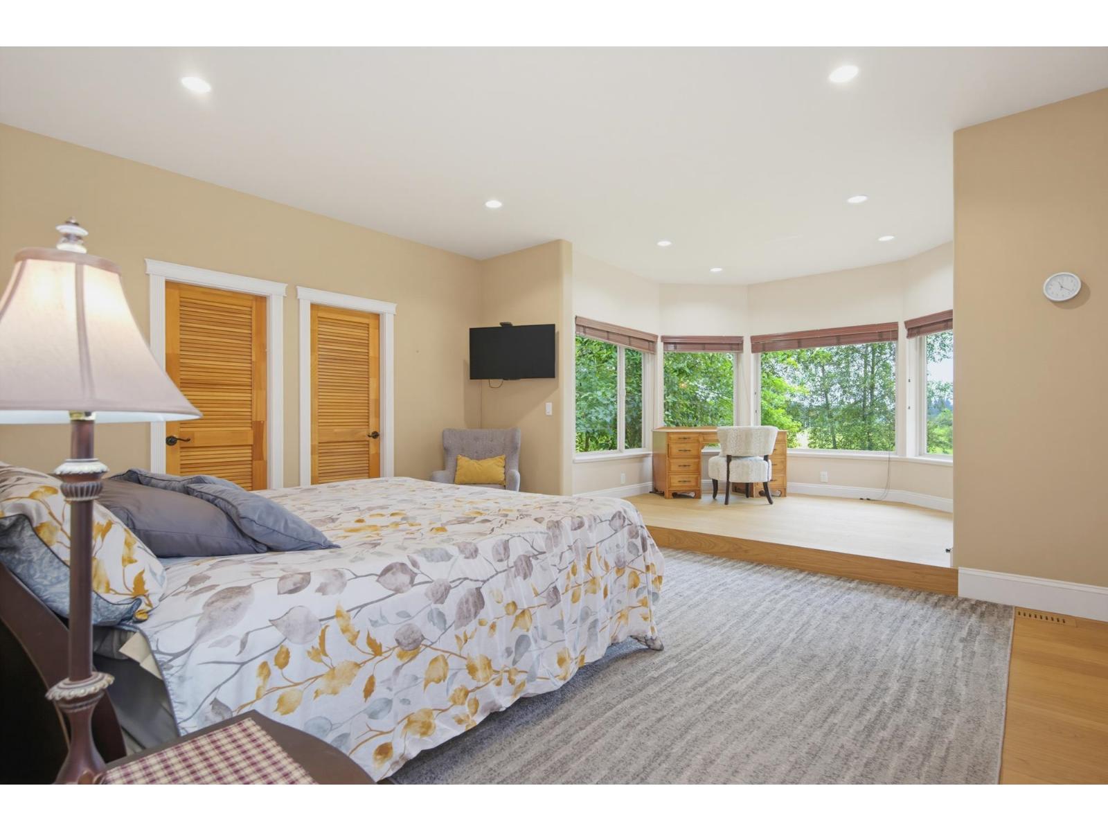 9472 222 Street Property Photo 14