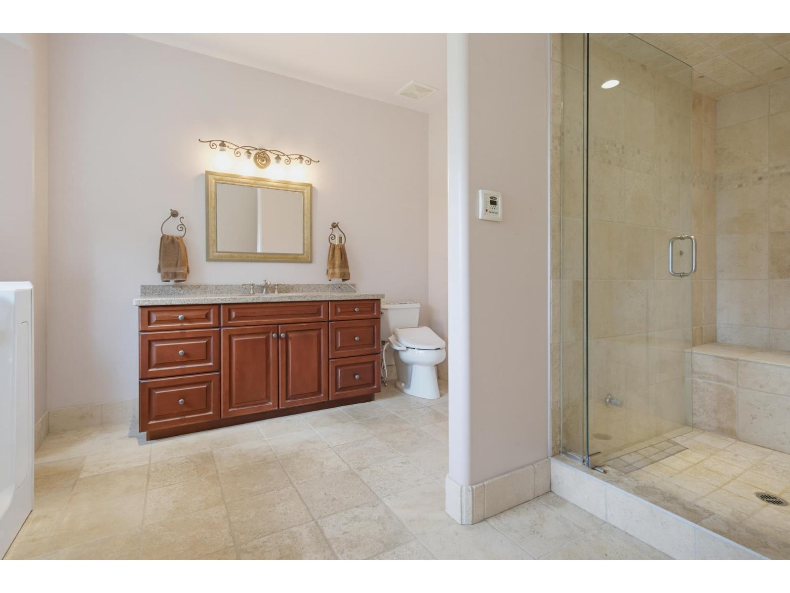 9472 222 Street Property Photo 15