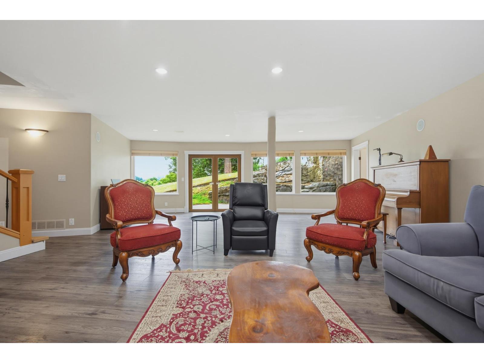 9472 222 Street Property Photo 20