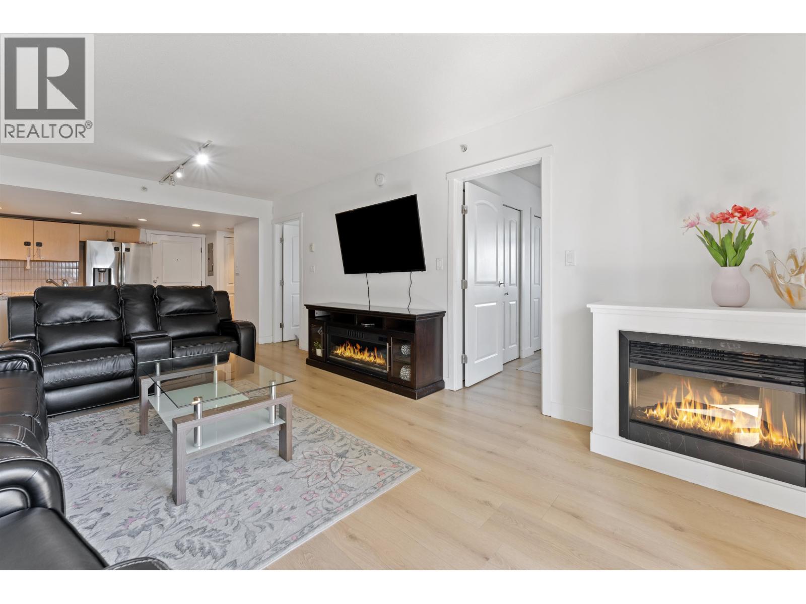606 200 Keary Street Property Photo 6