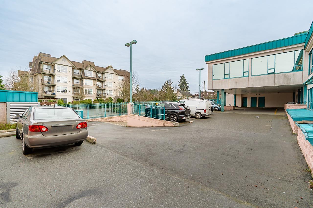 210 9278 120 Street Property Photo 32
