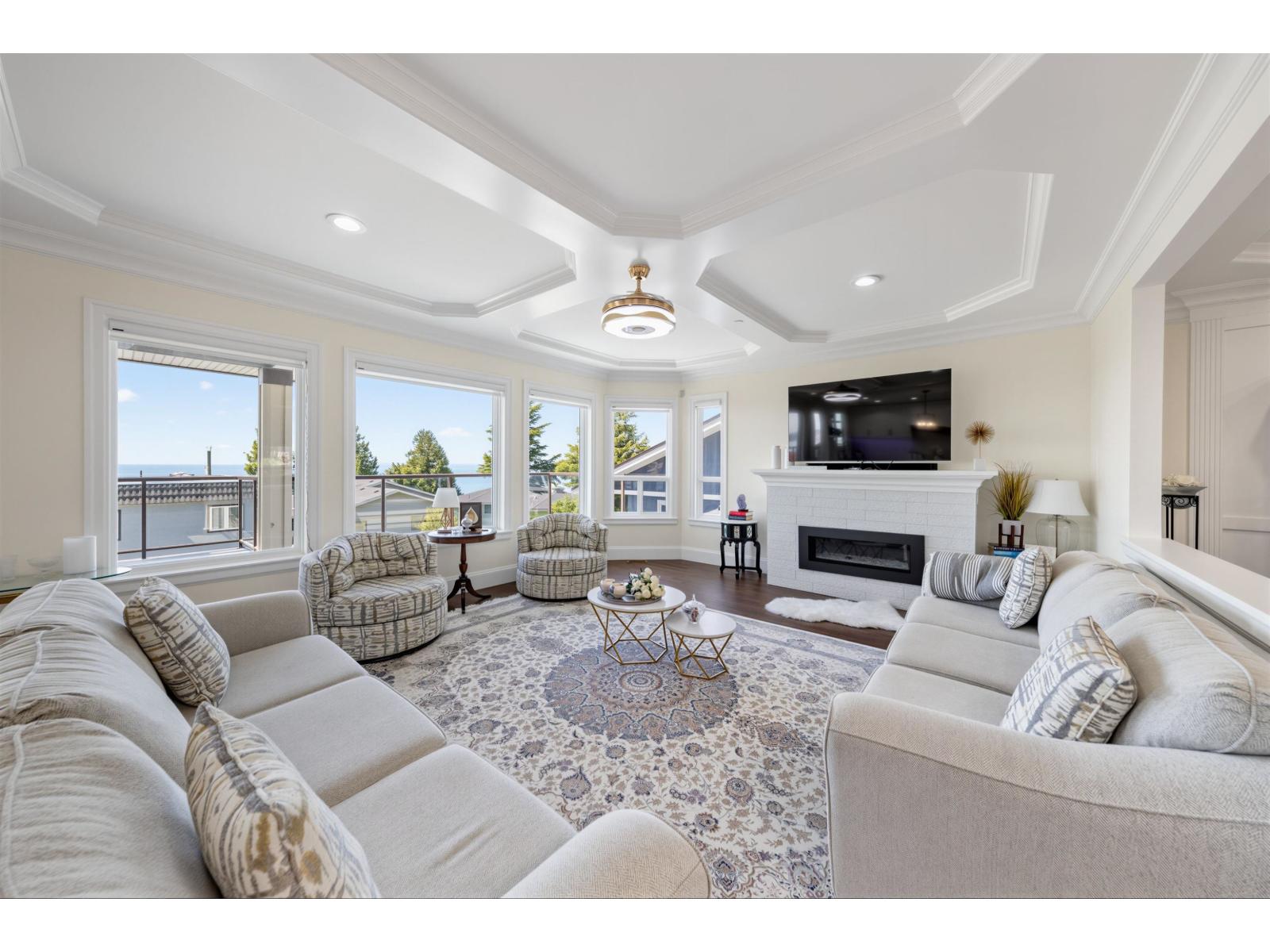 15354 Royal Avenue Property Photo 2