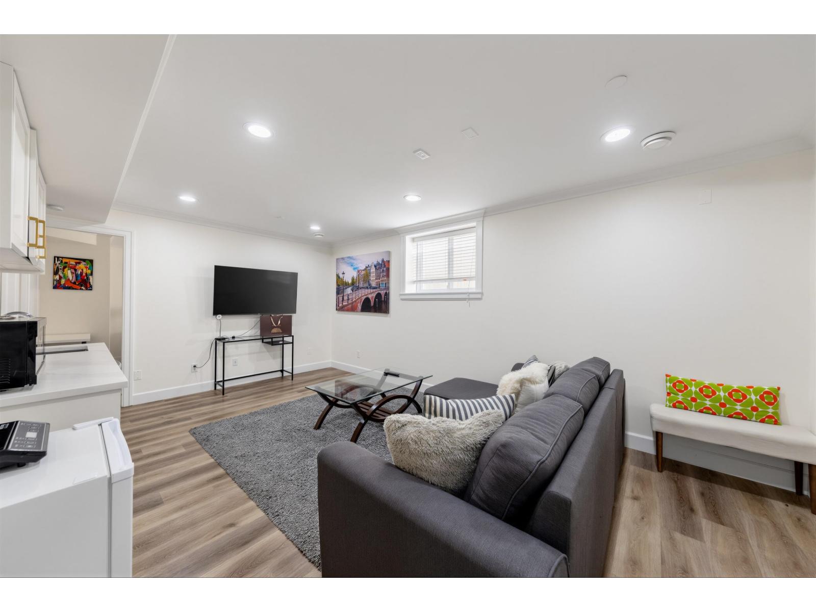 15354 Royal Avenue Property Photo 17