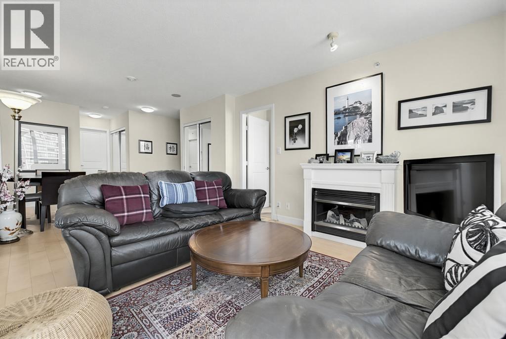 1604 850 Royal Avenue Property Photo 2