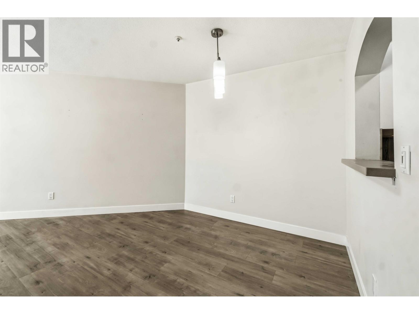 310 2970 Princess Crescent Property Photo 16