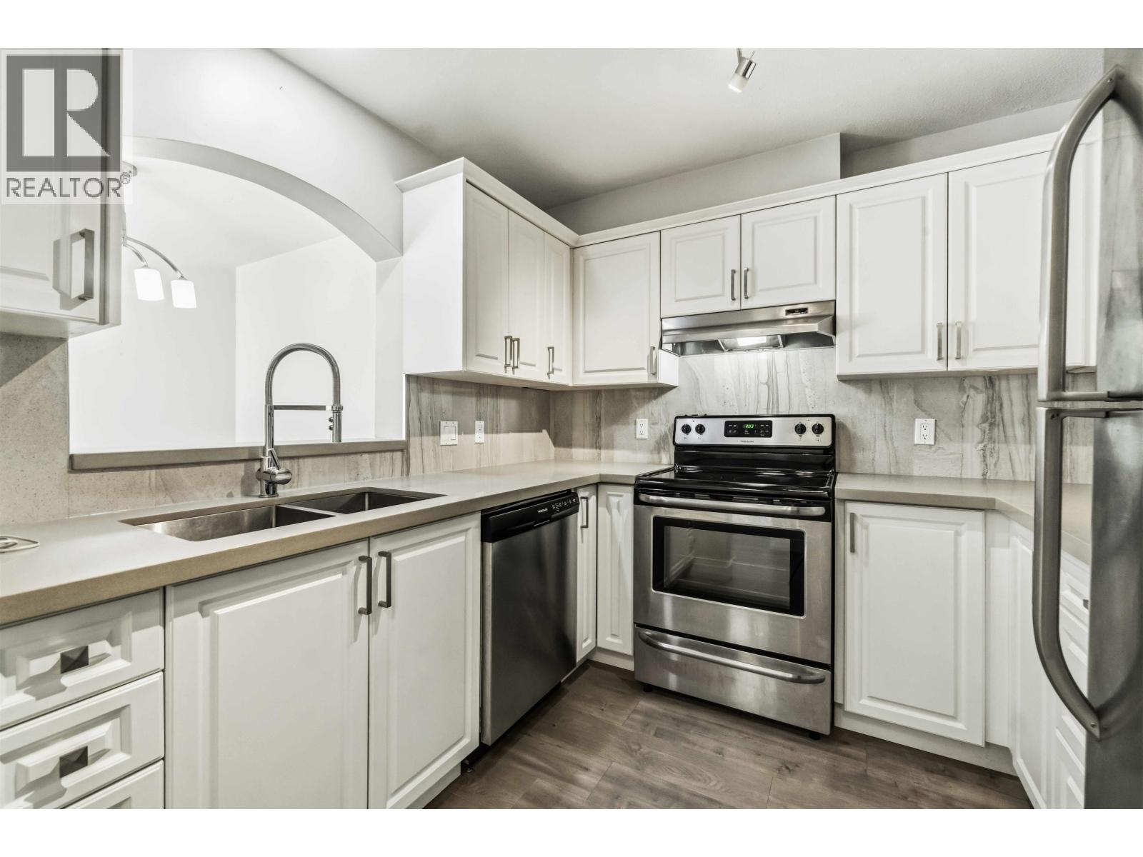 310 2970 Princess Crescent Property Photo 17