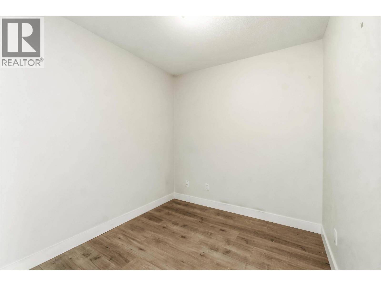 310 2970 Princess Crescent Property Photo 21