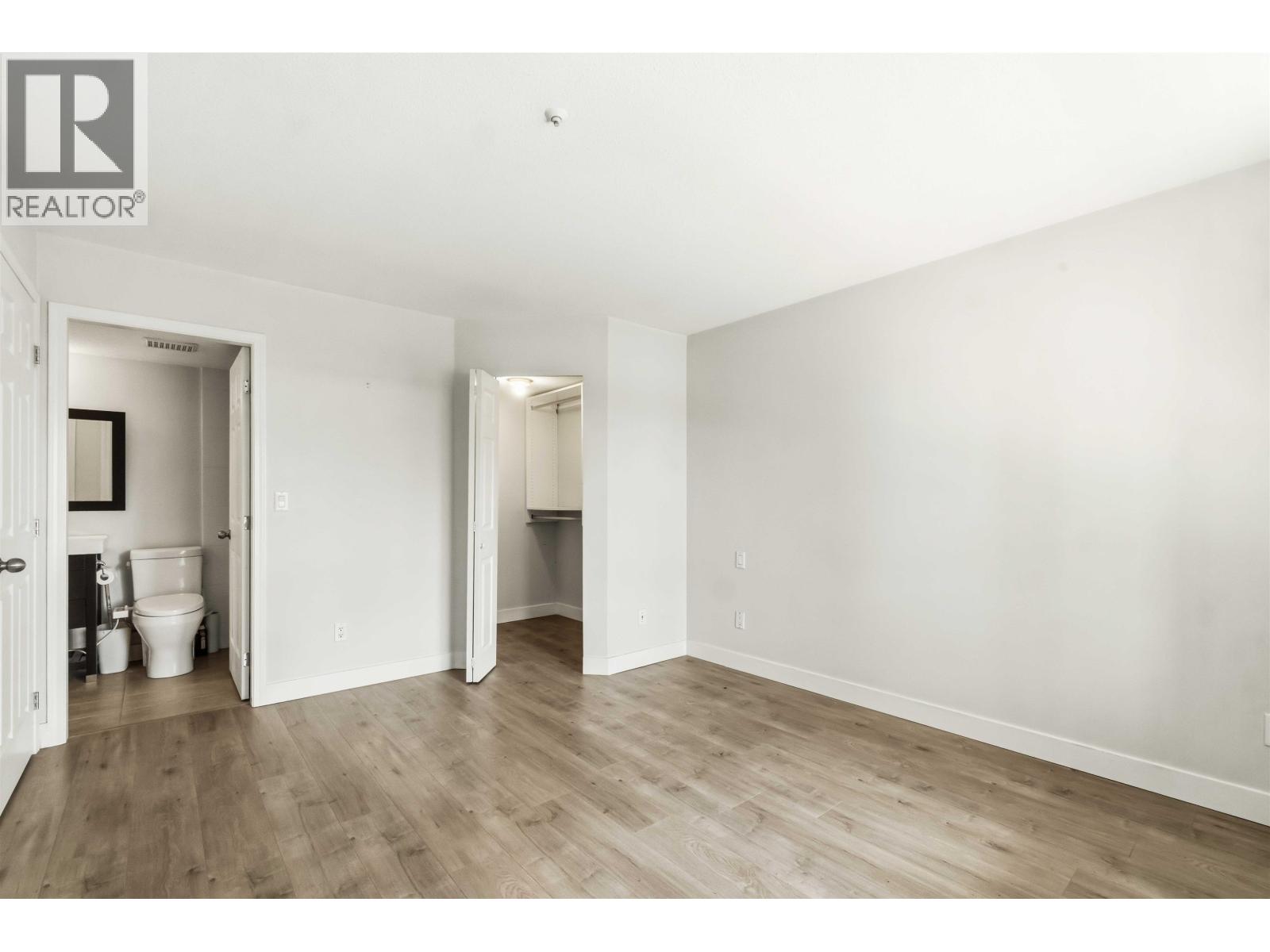 310 2970 Princess Crescent Property Photo 26