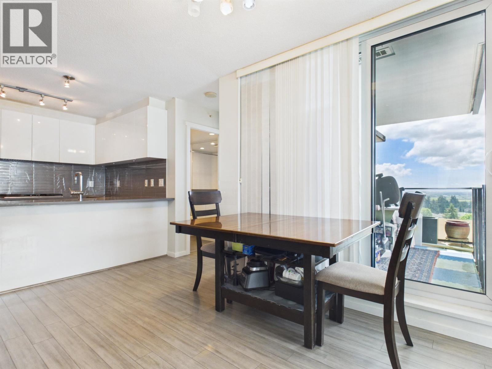 1605 6658 Dow Avenue Property Photo 6
