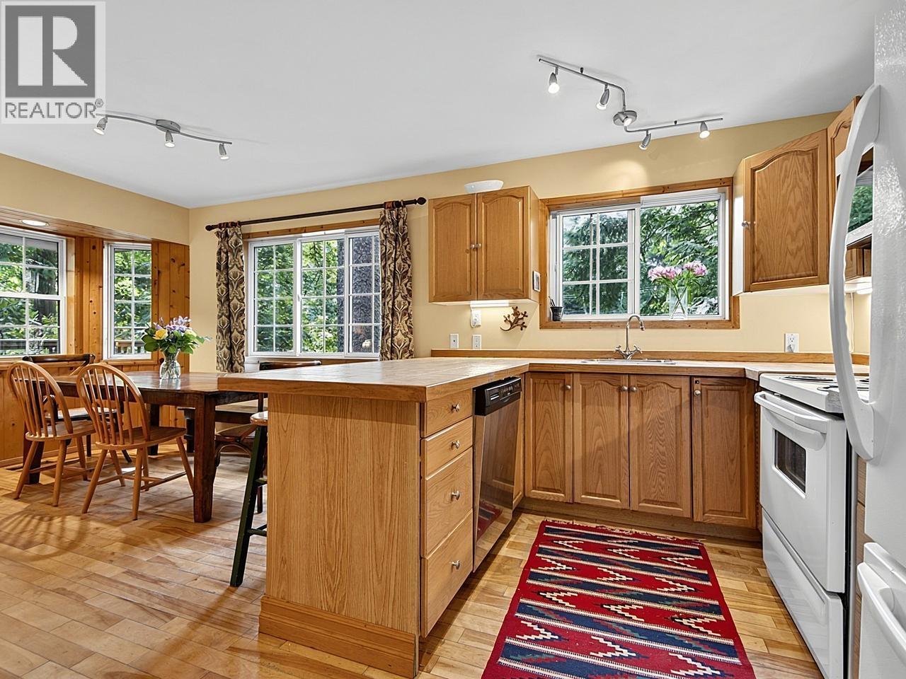 1099 Miller Road Property Photo 10