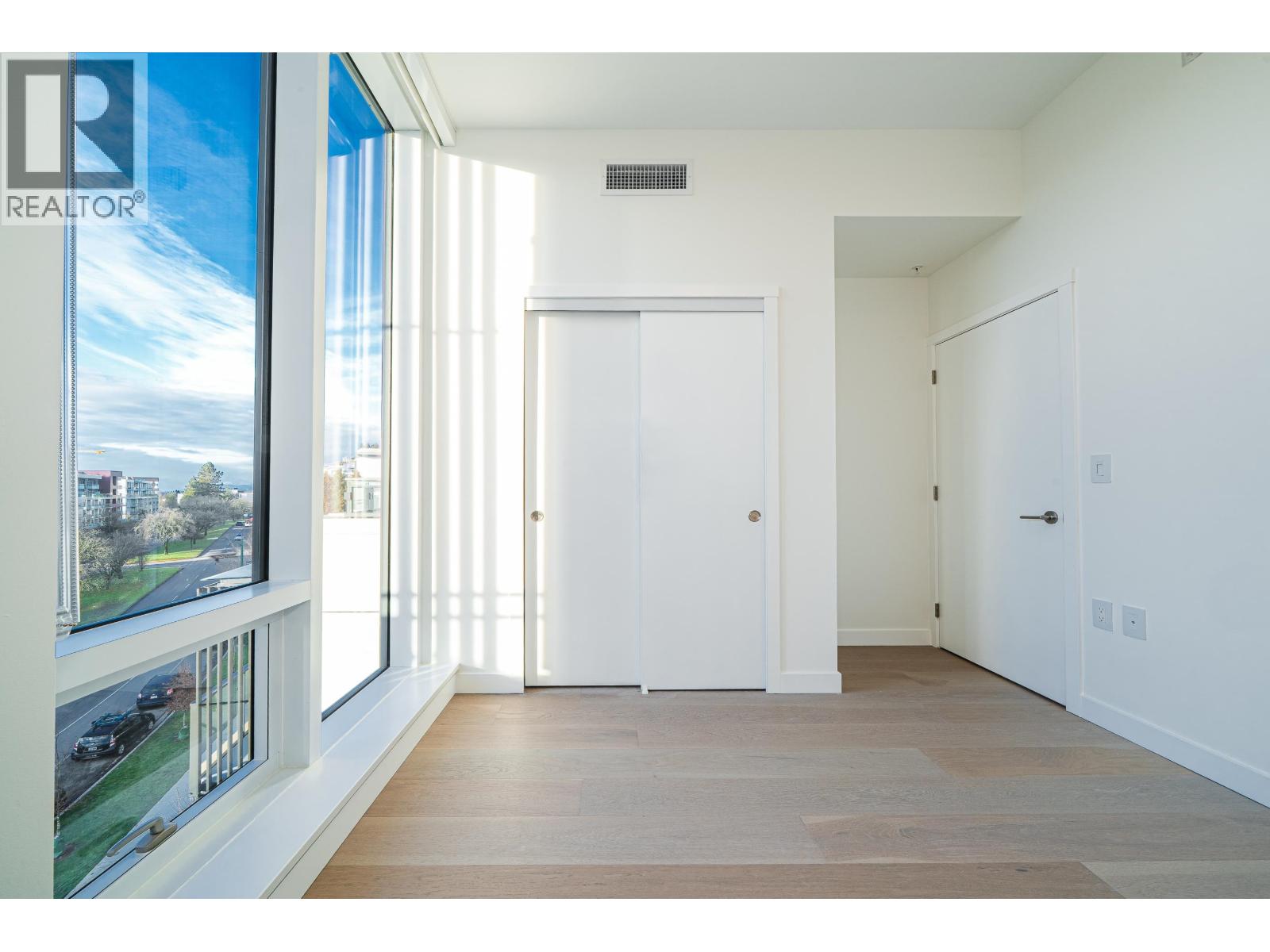 506 5212 Cambie Street Property Photo 12